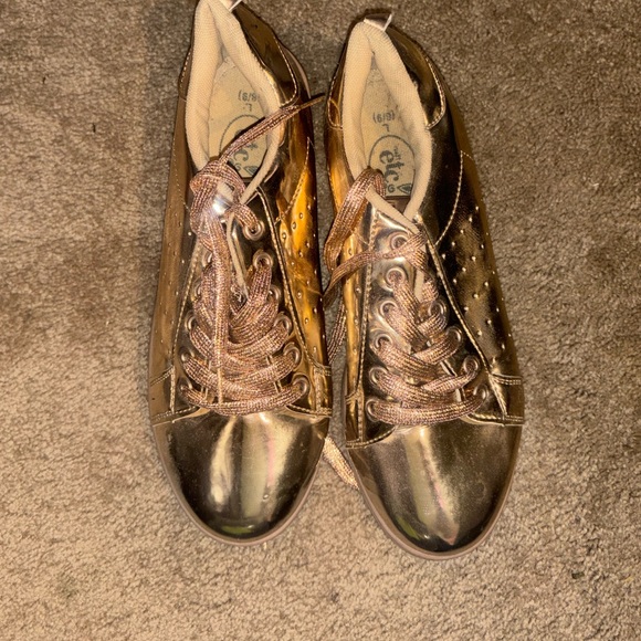 Rue 21 Pink Gold sport shoes size 8 1/2 - Picture 1 of 2